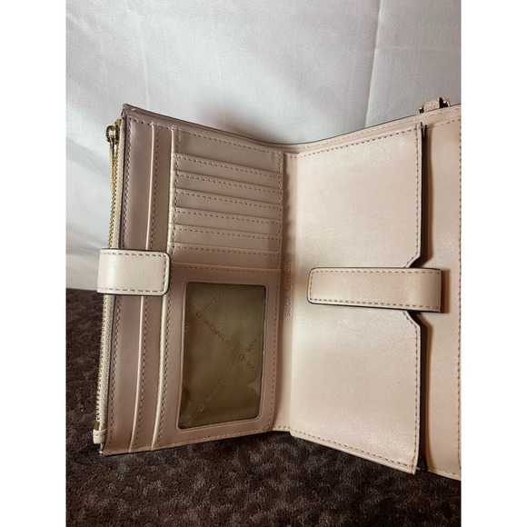 Michael Kors, jet set double zip wristlet. - Picture 6 of 10